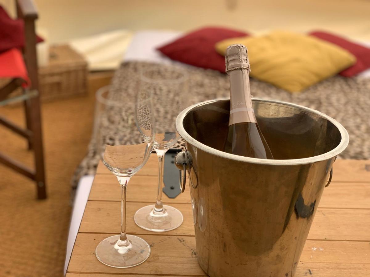 Home Farm Radnage Glamping Bell Tent 2, With Log Burner And Fire Pit מראה חיצוני תמונה