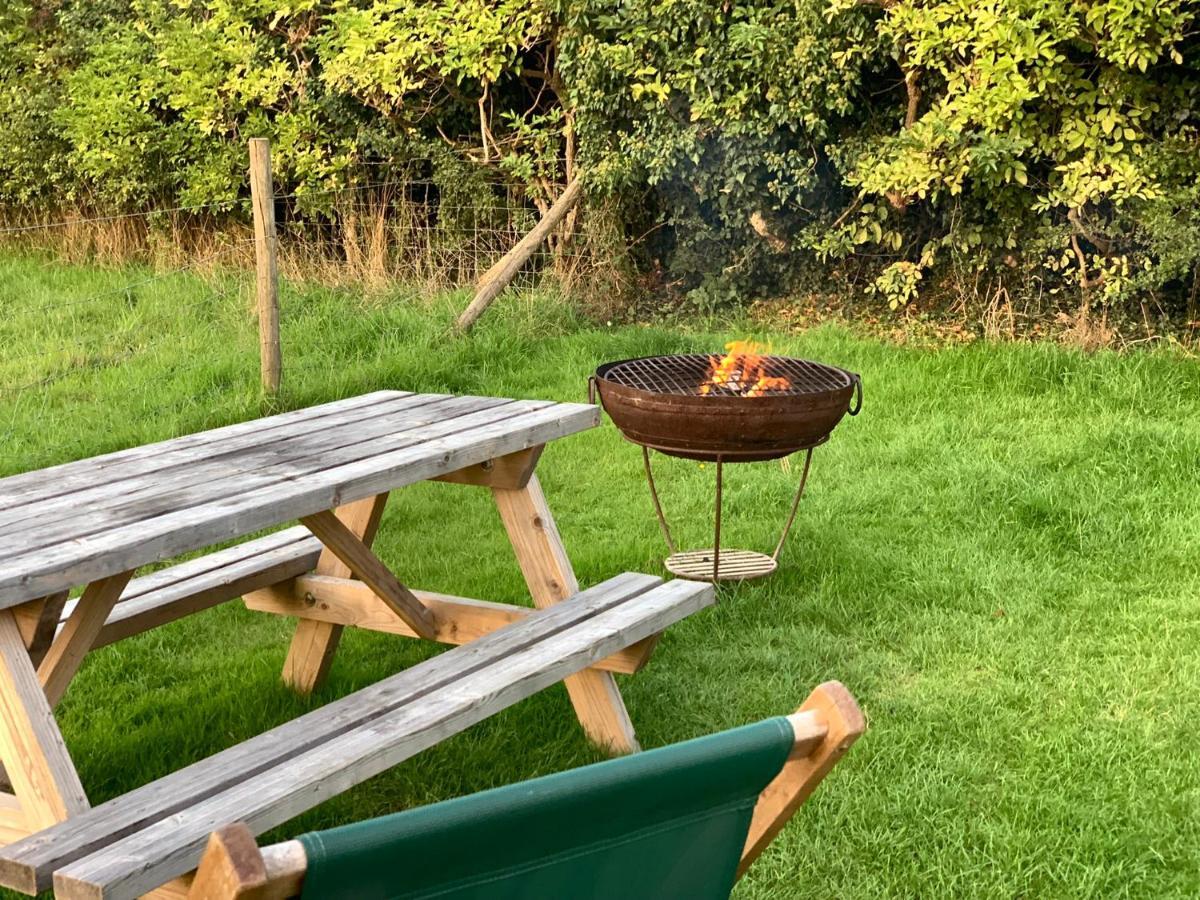 Home Farm Radnage Glamping Bell Tent 2, With Log Burner And Fire Pit מראה חיצוני תמונה